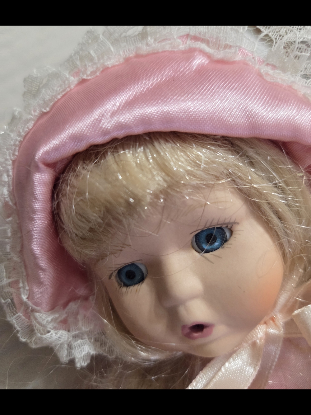 Wyndham Lane Amanda Porcelain Collectible Doll Blonde Blue Eyes Pink Vintage